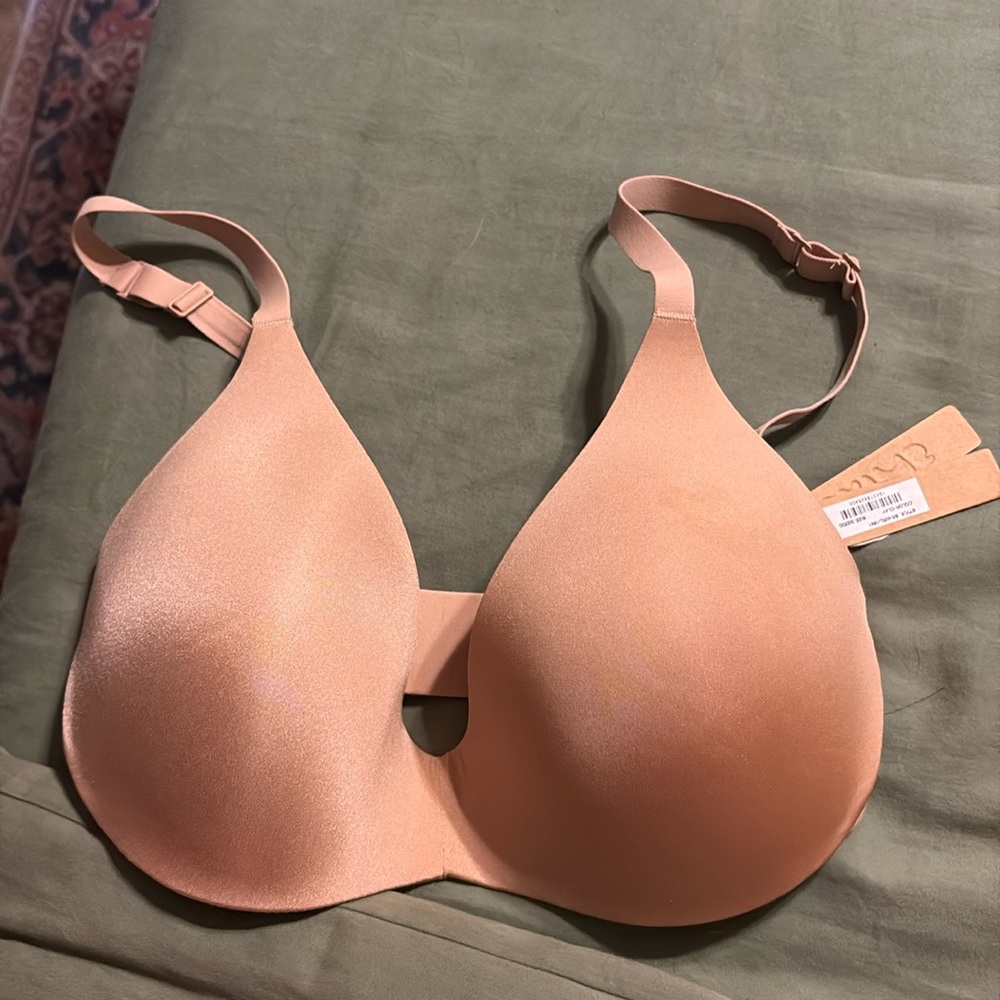 SKIMS wireless bra NWT